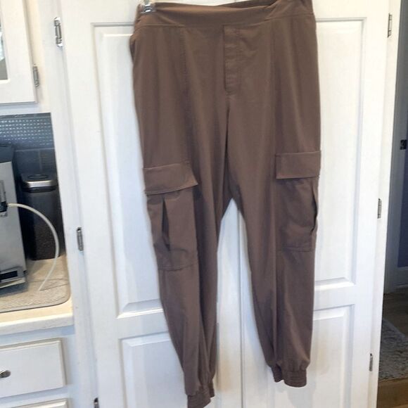Athleta Chelsea utility joggers lightweight dusty brown cargo pocket size 10 - Picture 2 of 11